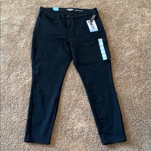 Denizen Black High-Rise Skinny Jeans - New w/ Tags